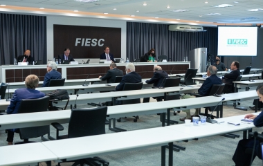 Indústria de SC lidera geração de empregos em 2020