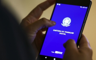 Indústria lidera a geração de empregos formais na economia catarinense em janeiro