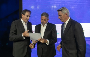 Em evento com Lira, setor empresarial defende independência e harmonia entre poderes
