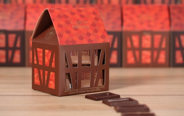  Casinha de chocolate homenageia Rota do Enxaimel, em Pomerode