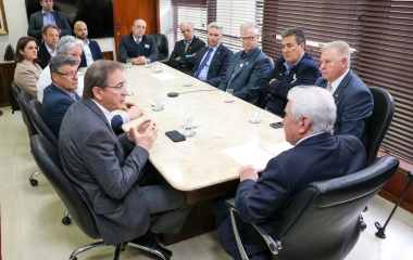 Na ALESC, COFEM dialoga sobre veto ao fim do voto de minerva no TAT
