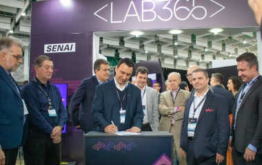 Floripa Mais Tec capacitará jovens e adultos de baixa renda em tecnologia