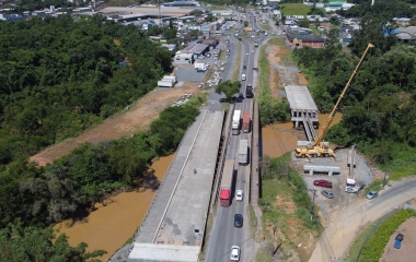 Reforço de recursos para BRs 470 e 280 dará ritmo às obras, avalia FIESC