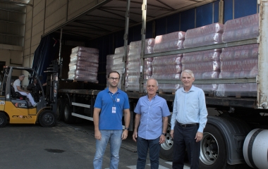 Indústria de SC doa 24 toneladas de arroz para a Ucrânia