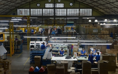 Emprego na indústria: logística, construção civil, vestuário e energia vão abrir 540 mil vagas até 2025