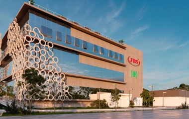 JBS inicia obras de centro de pesquisas para carne cultivada em SC
