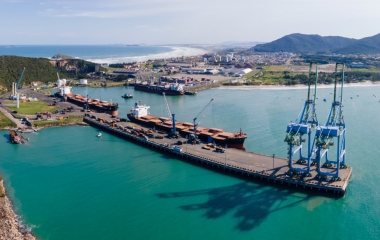 Fechamento do acesso ao porto de Navegantes multiplica movimentação em Imbituba