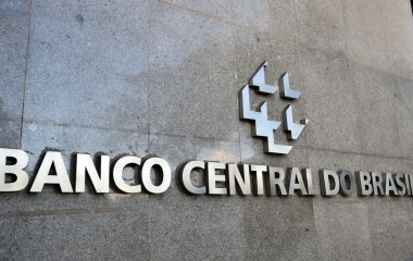 Mercado prevê menos inflação e mais crescimento em 2024
