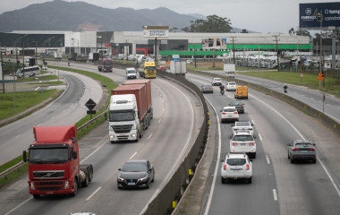 Obras propostas para repactuar concessão da BR-101 são insuficientes, diz FIESC