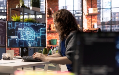 Uso de inteligência artificial no trabalho mais do que dobra entre brasileiros