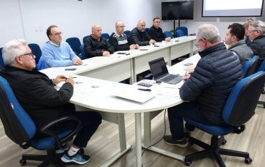 FIESC Alto Vale debate cenário econômico e desafios da indústria na região