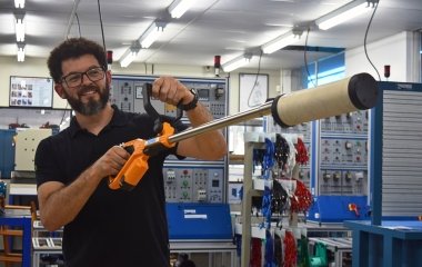De enxada elétrica a lançador de bolinhas: confira invenções de alunos do SENAI/SC