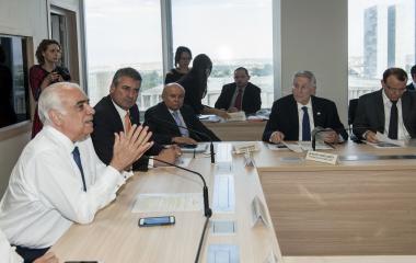 FIESC e Fórum Parlamentar em reunião com o ministro dos transportes, em Brasília (foto: Sérgio Amaral)