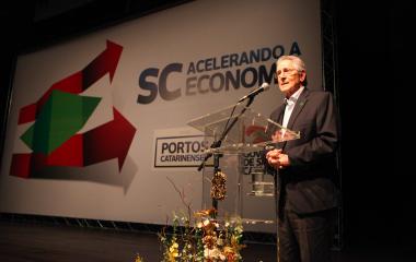 O incentivo a navegação de cabotagem e o aumento no número de fiscais sanitários foram algumas das principais reivindicações feitas pelo presidente da FIESC, Glauco José Côrte. (Foto: Filipe Scotti)