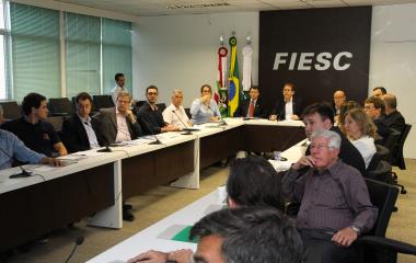 Para o presidente da câmara e primeiro vice-presidente da FIESC, Mario Cezar de Aguiar, é importante conciliar a manutenção da segurança com ganhos de competitividade. (Foto: Filipe Scotti)