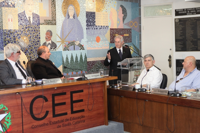 Diploma de Mérito Educacional é concedido a personalidades de destaque da área. Foto: Filipe Scotti