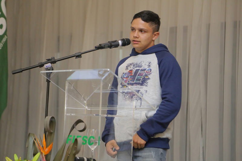 Aos 15 anos, Bruno é jovem aprendiz do Hospital São José, em Maravilha. Foto: Júnior Duarte