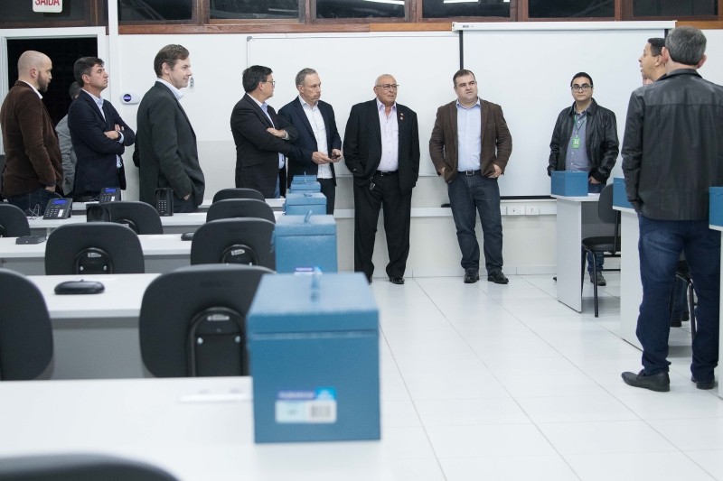 Visita aos laboratórios doados pela Intelbras. Foto: Morgana Machado