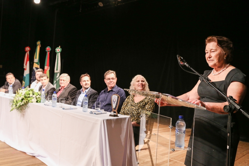 Reinilda Manzke, de 72 anos, falou em nome dos formandos. Foto: Nilto