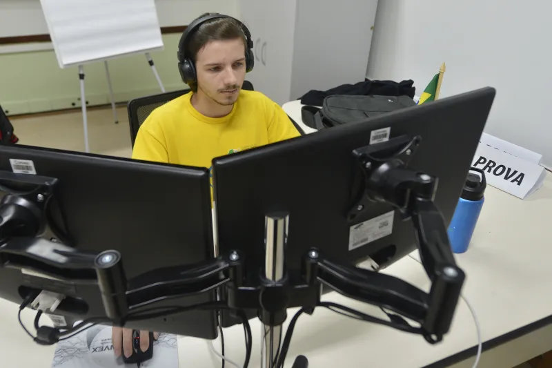 Catarinense leva 1º lugar em simulados internacionais de Soluções de Software para Negócios