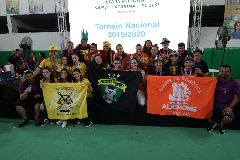 As três primeiras colocadas no resultado geral (foto: Sergio Pedrotti)
