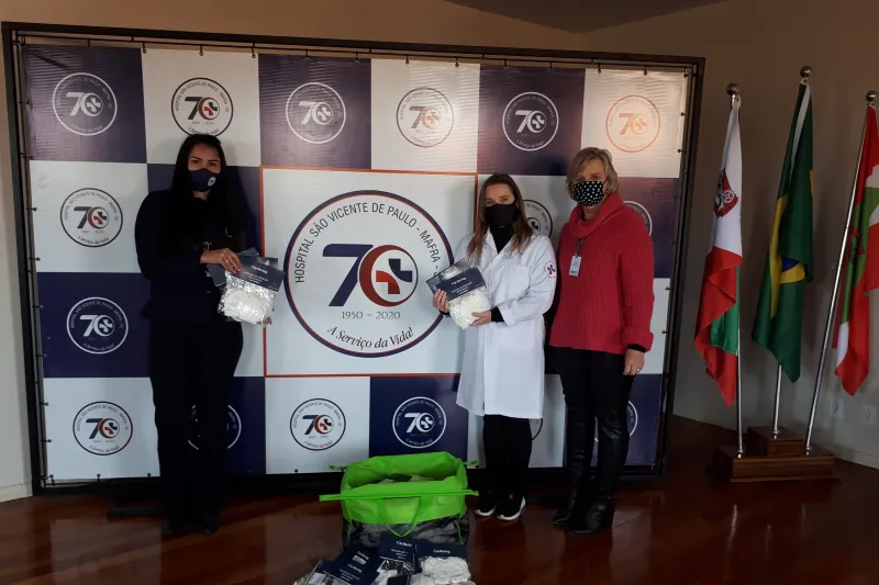 Máscaras doadas ao Hospital São Vicente de Paulo, em Mafra. Foto: Divulgação/FIESC