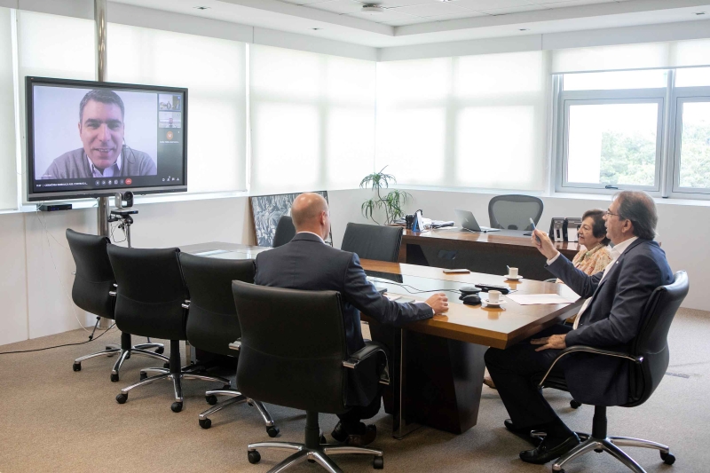 FIESC firma parceria global para promover internacionalização da indústria de SC