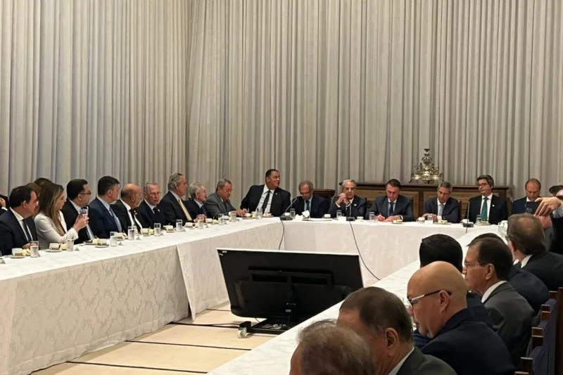 FIESC participa de reunião com Bolsonaro, em Brasília