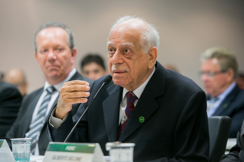 Industrial Elias Seleme Neto, durante homenagem que recebeu na FIESC em 2015 (foto: Fernando Willadino)