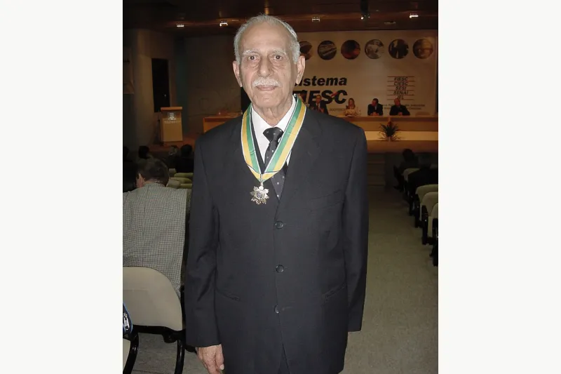Em 2004, durante a solenidade de outorga da Ordem do Mérito Industrial da CNI (foto: divulgação/FIESC)