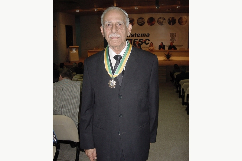 Em 2004, durante a solenidade de outorga da Ordem do Mérito Industrial da CNI (foto: divulgação/FIESC)