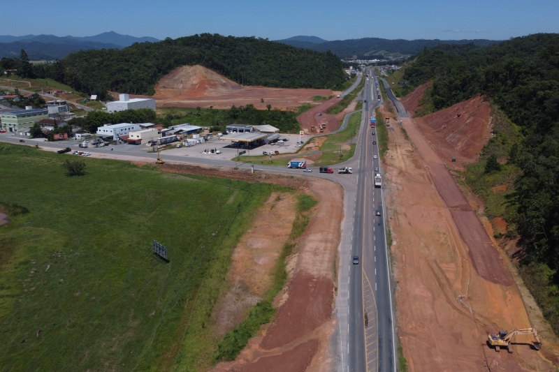Viaduto no km35,0 – acesso a Gaspar