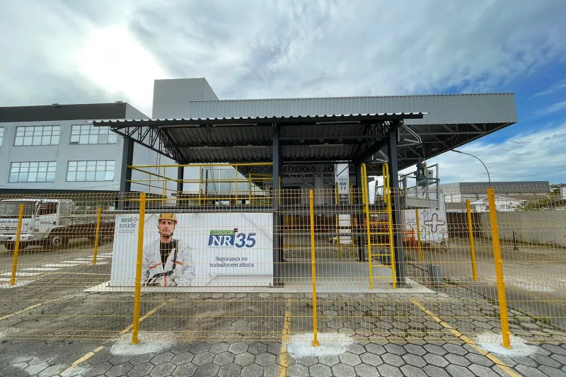 SESI lança plataforma de treinamento em espaços confinados e trabalho em altura