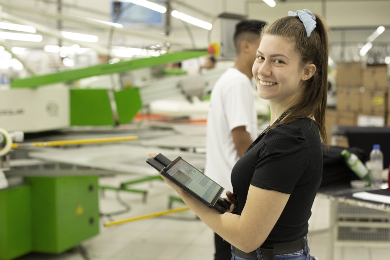 Laiza Favero foi efetivada em 2019 na Ogochi e atualmente está no cargo de cronometrista