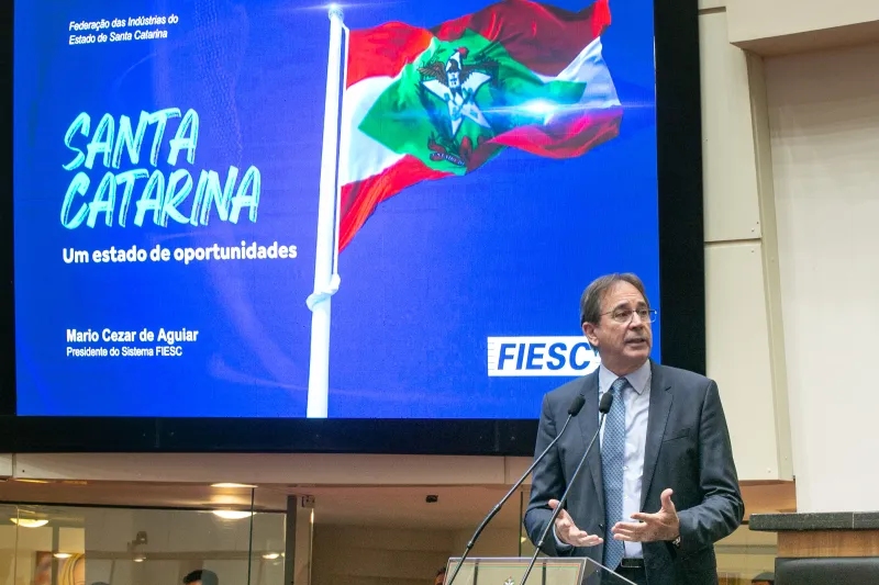 Presidente da FIESC, Mario Cezar de Aguiar, em apresentação na Alesc (foto: Rodolfo Espínola/Agência AL)