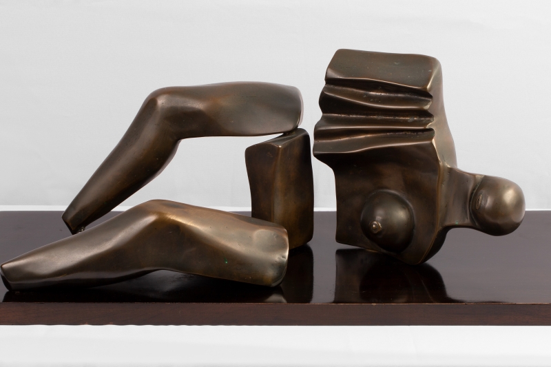 Torso fragmentado, obra de Elke Hering. Foto: Eduardo Marques