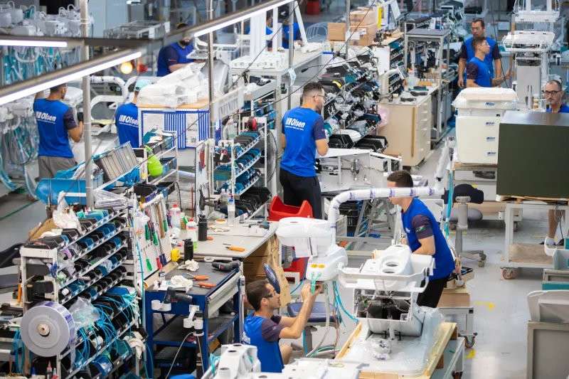 Desde a sua fundação, a empresa atua em todas as etapas do negócio, da concepção à produção e venda de seus equipamentos. Foto: Filipe Scotti / FIESC