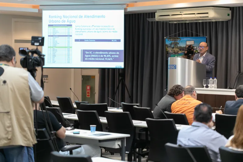 Gerente-executivo de meio Ambiente e sustentabilidade, Egídio Martorano, apresentou os detalhes da Agenda da Água (foto: Filipe Scotti)