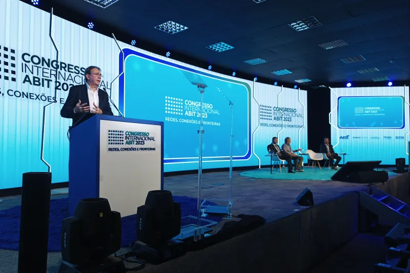 Presidente da FIESC, Mario Cezar de Aguiar, discursa no Congresso da ABIT