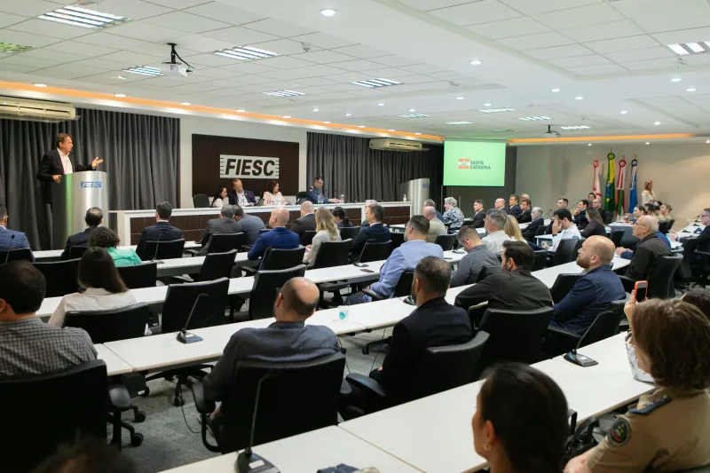 Assinatura o decreto ocorreu na sede da FIESC (Foto: Filipe Scotti)