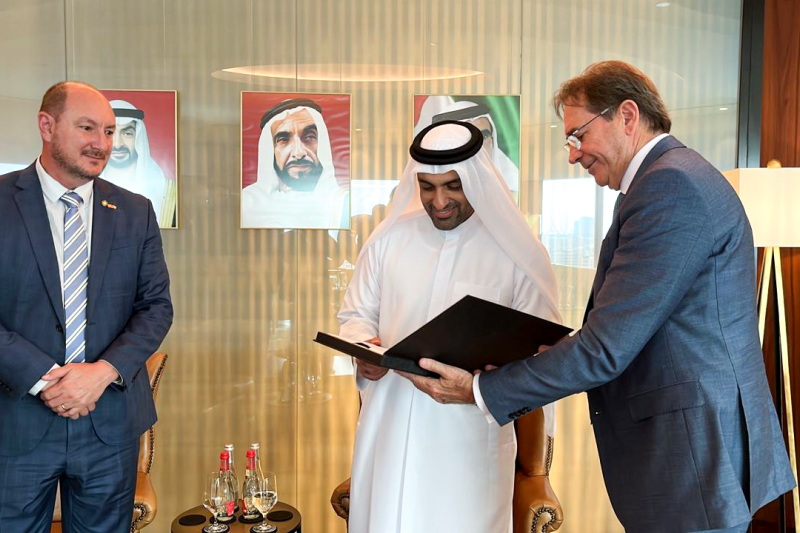 Missão apresenta potencial de SC para Câmara de Comércio de Dubai. 