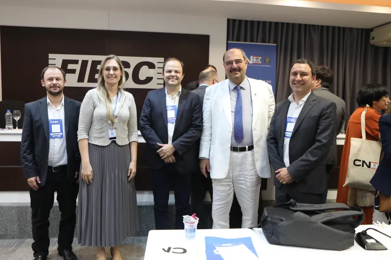 Executivos do SENAI com o presidente do Conselho Nacional de Educação, Luiz Roberto Curi