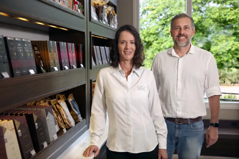 Sócios Maitê Lang e Ivan Blumenschein, da Nugali Chocolates. Foto: Divulgação