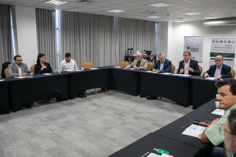 Reunião na FIESC com armadores apontou desafios para portos catarinenses. (foto: Filipe Scotti)