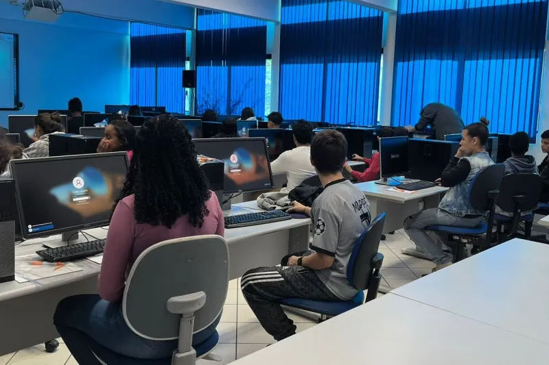 Já foram proporcionadas 14,7 mil matrículas em educação básica e profissional (Divulgação)