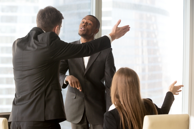 Já enfrentou conflitos no trabalho? Confira dicas para evitar clima ruim na equipe