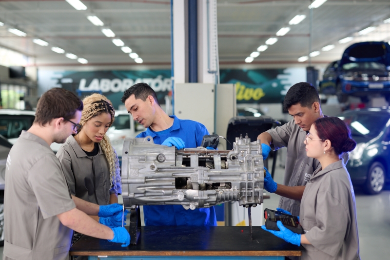 Abordagem de ensino junta conhecimentos teóricos e práticos