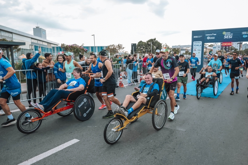 Evento contou com percursos de 5 quilômetros, 10 quilômetros, corrida kids, caminhada e do grupo Pernas Solidárias. Foto: Marcio Cunha Evento contou com percursos de 5 quilômetros, 10 quilômetros, corrida kids, caminhada e do grupo Pernas Solidárias. Foto: Marcio Cunha