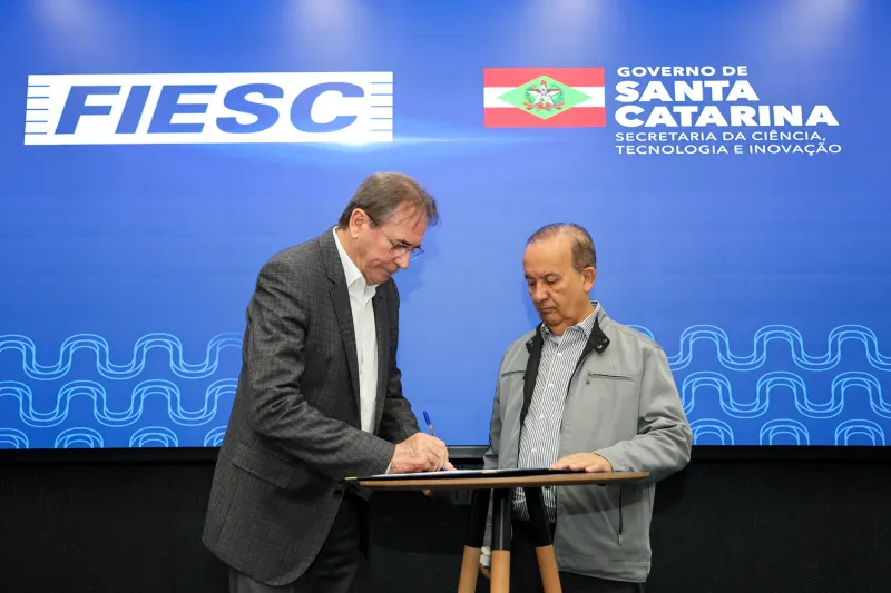 Estado entrega terrenos à FIESC em permuta pelo Complexo Esportivo de Blumenau