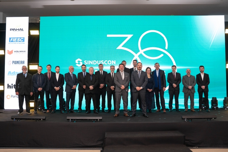 Nova diretoria do Sinduscon Oeste. Foto: Hito filmes/Sinduscon Oeste